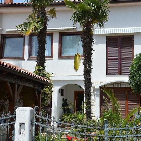 Hous Mira Apartment Porec Exterior photo