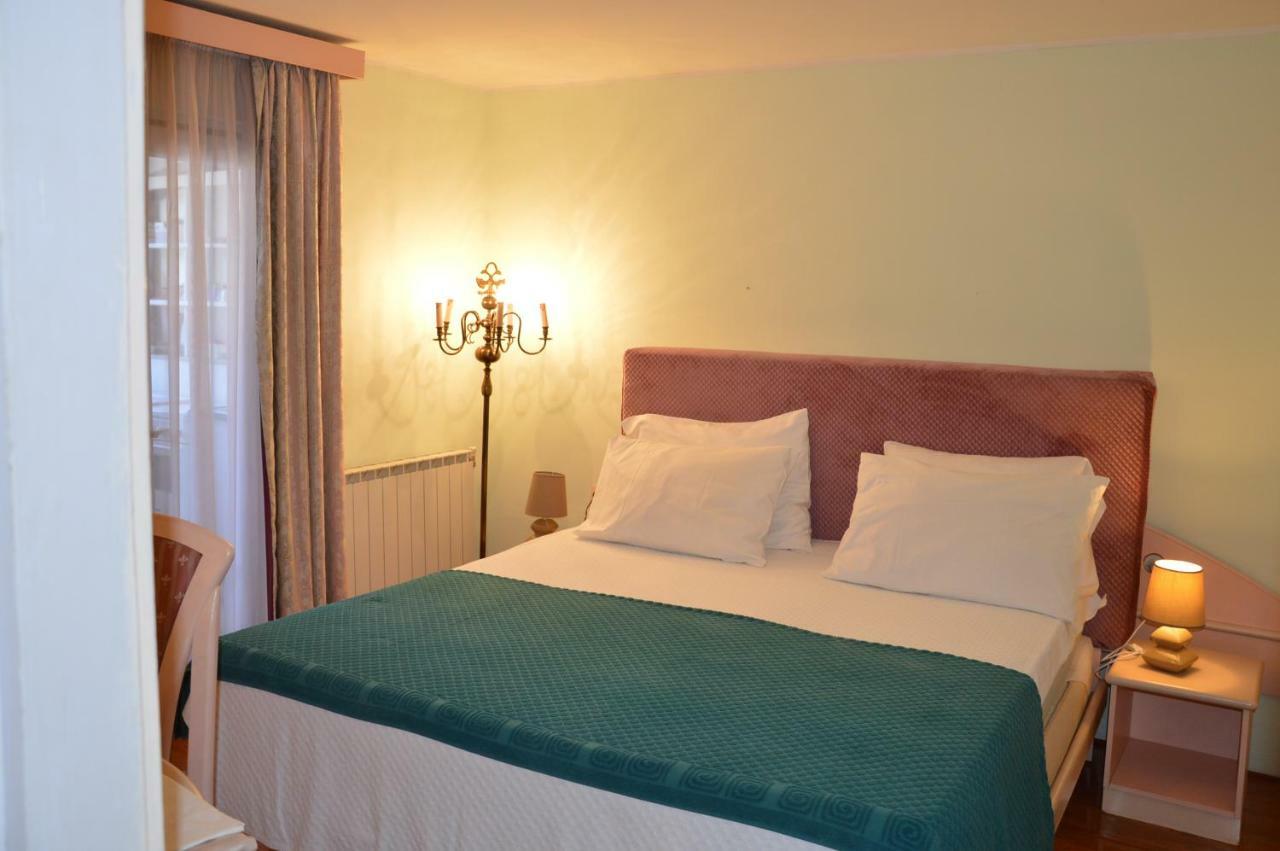 Hous Mira Apartment Porec Exterior photo